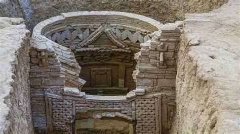 Ancient Tombs of  Jianshui Unearth a Glimpse into the Past and Showcase Exquisite Architectural Craftsmanship!