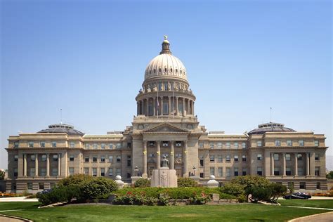 Idaho State Capitol Building: Majestic Marble Wonder and Seat of Idahoan Power!