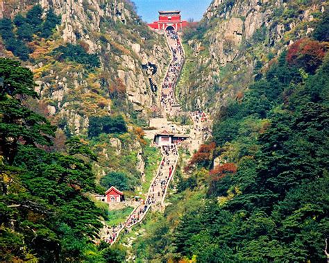 Mount Tai Scenic Area: An Ancient Mountain Retreat Where History Meets Breathtaking Views!