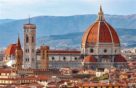 The Duomo di Firenze: Witnessing Architectural Brilliance and Renaissance History!