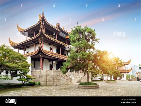 Tianxin Pavilion, Majestic Views and Ancient Charm Await!